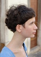 asymetryczne fryzury krótkie - uczesanie damskie zdjęcie numer 133B
